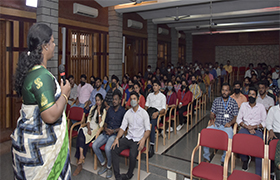Former Training & Development Head – TESCO, Bengaluru addresses the MBAs